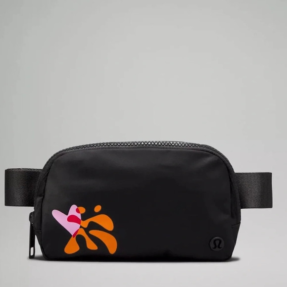 🆕 Lululemon Everywhere Belt Bag - Pride - Picture 6 of 6